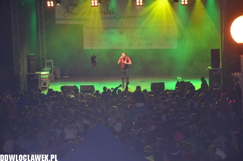 Koncert zespołu Boys na dożynkach w Karnkowie