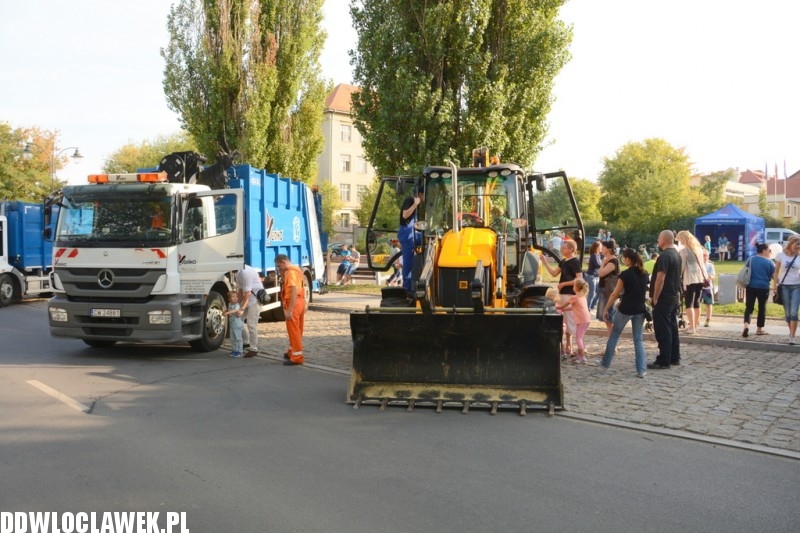 Festyn ze spółkami na bulwarach