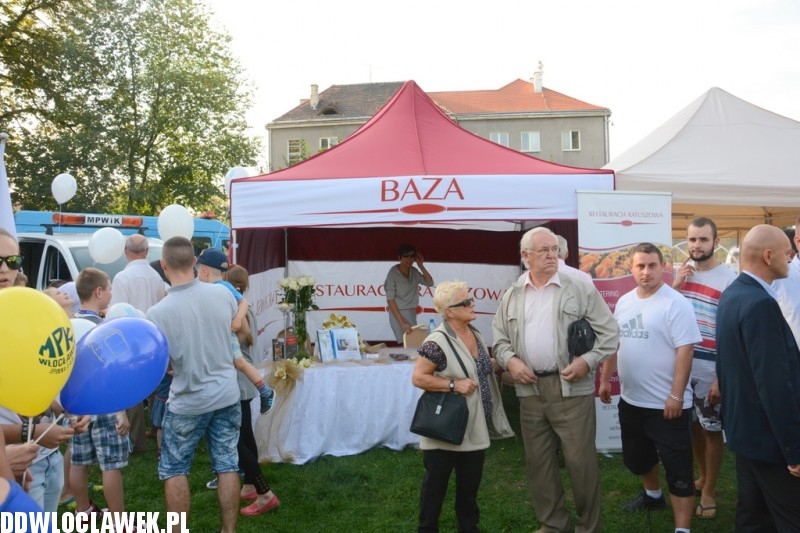 Festyn ze spółkami na bulwarach