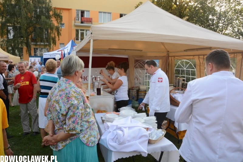 Festyn ze spółkami na bulwarach