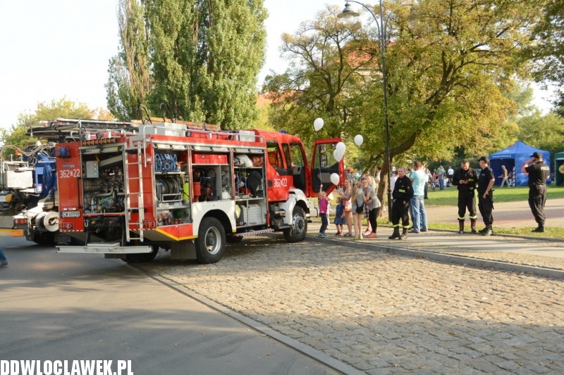 Festyn ze spółkami na bulwarach