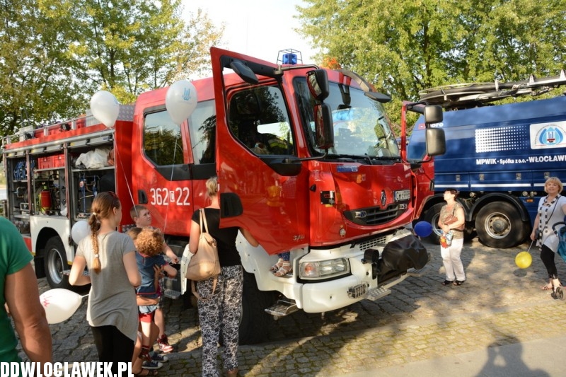 Festyn ze spółkami na bulwarach