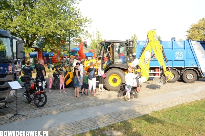 Festyn ze spółkami na bulwarach