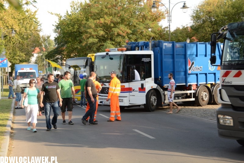 Festyn ze spółkami na bulwarach