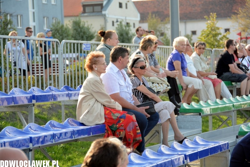Festyn ze spółkami na bulwarach