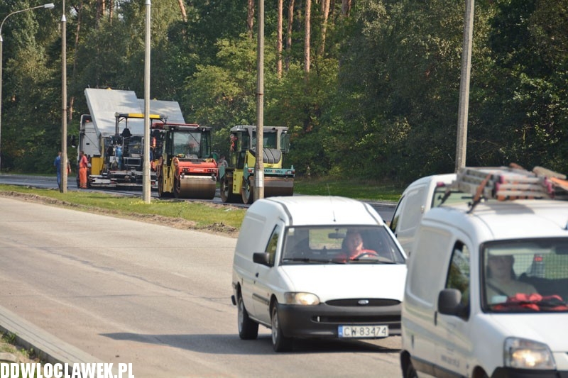 Nowa nawierzchnia na al. Kazimierza Wielkiego