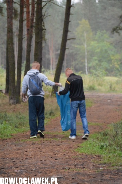 Akcja Nadleśnictwa. Skazani sprzątają świat