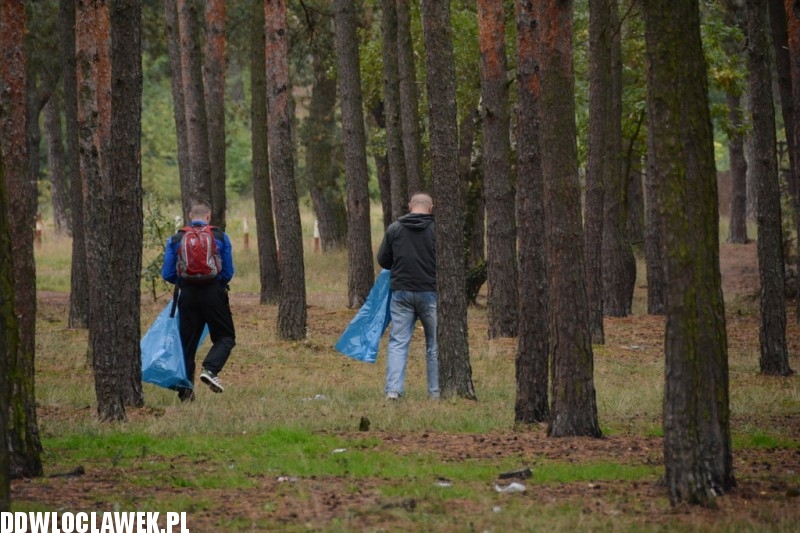 Akcja Nadleśnictwa. Skazani sprzątają świat