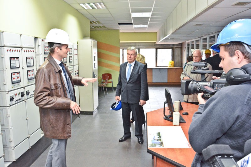 Andrzej Pałucki wizytuje miejską ciepłownię