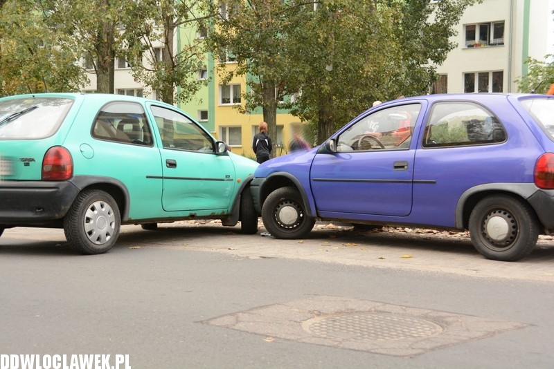 Zderzyły się trzy ople corsa na Łanowej