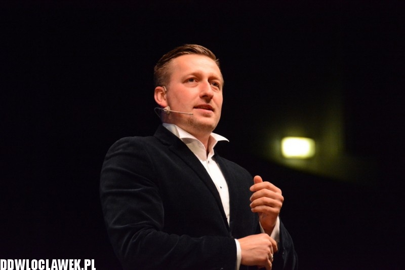 Polska noc kabaretowa w Hali Mistrzów