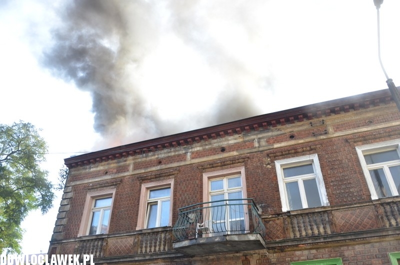 Pożar na ul. Łęgskiej. Sześć zastępów w akcji