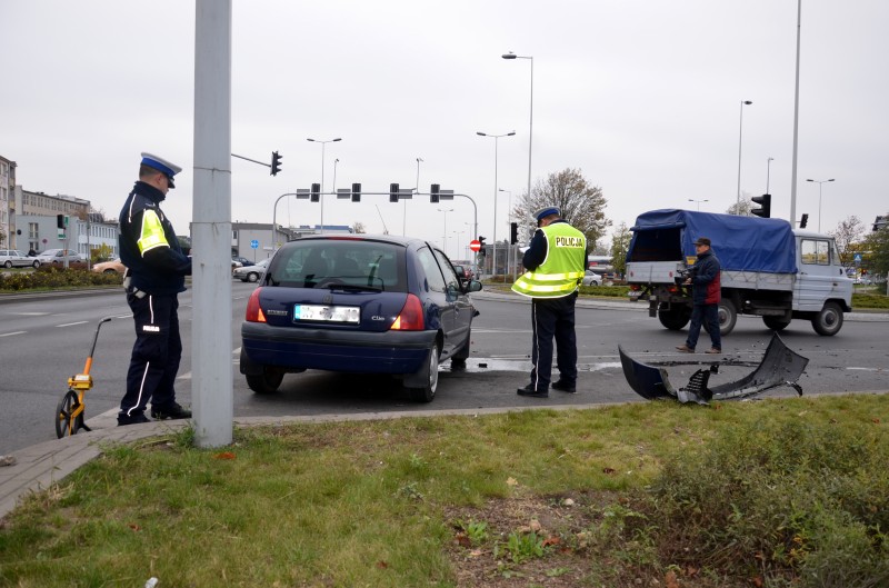 Groźne zderzenie dwóch aut na Okrzei