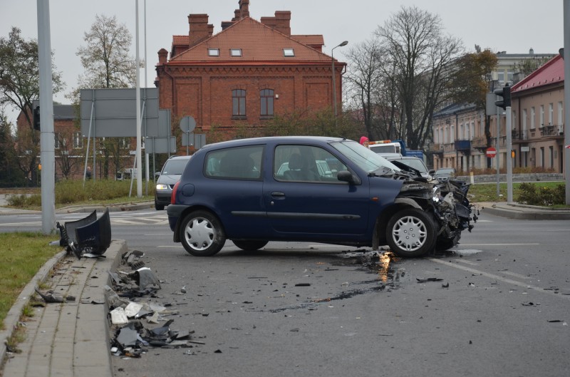 Groźne zderzenie dwóch aut na Okrzei