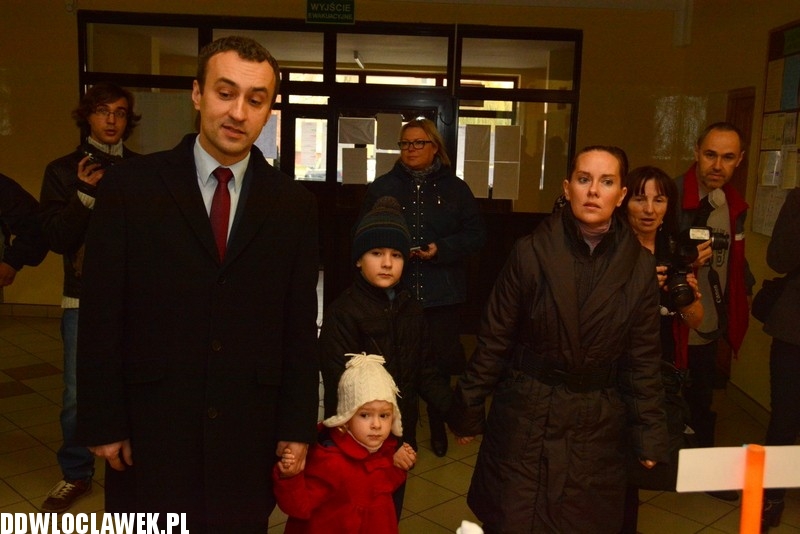 Kandydaci na prezydenta poszli do urn