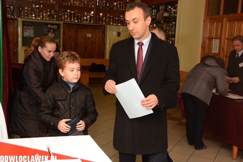 Kandydaci na prezydenta poszli do urn