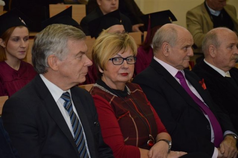 Dyplomowane pielęgniarki z WSHE