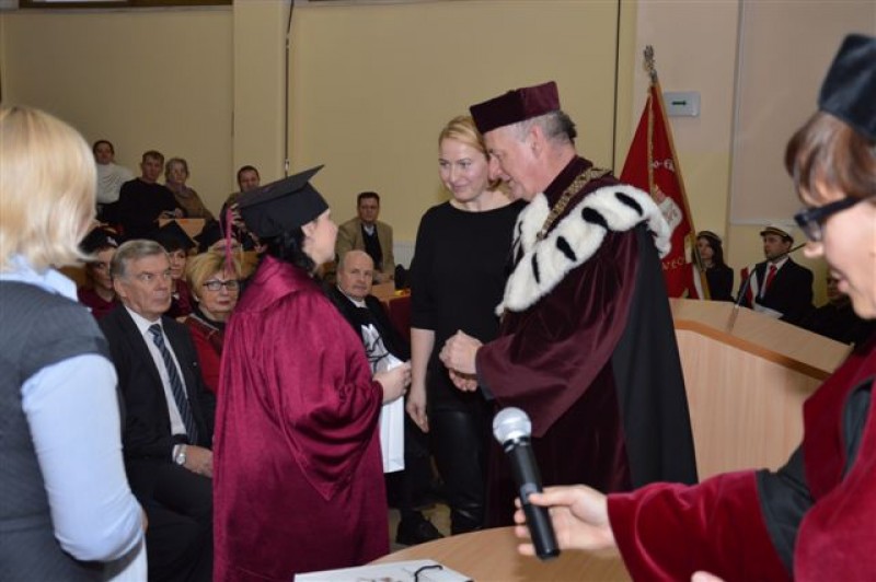 Dyplomowane pielęgniarki z WSHE