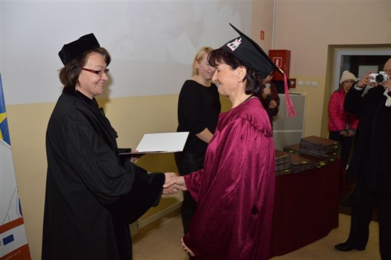 Dyplomowane pielęgniarki z WSHE