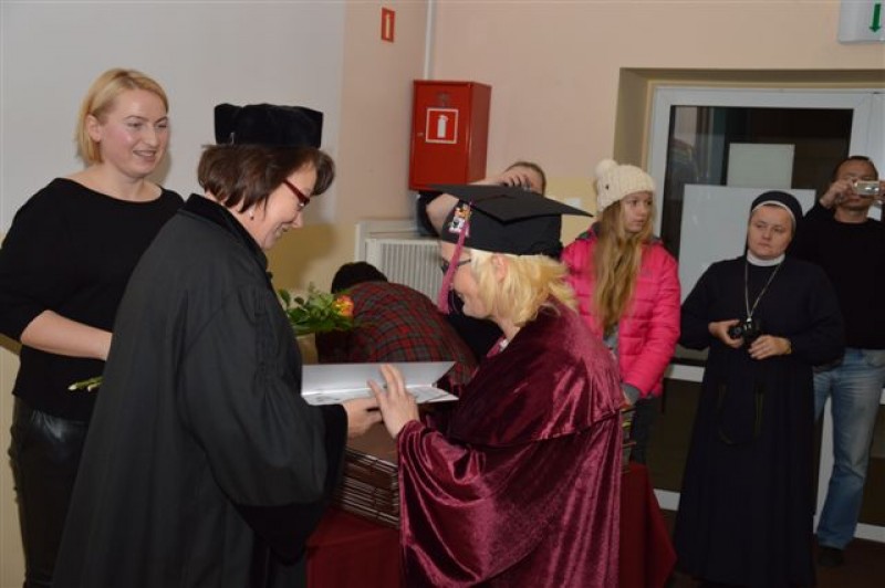 Dyplomowane pielęgniarki z WSHE