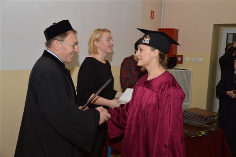 Dyplomowane pielęgniarki z WSHE