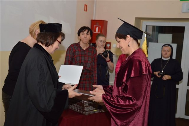 Dyplomowane pielęgniarki z WSHE