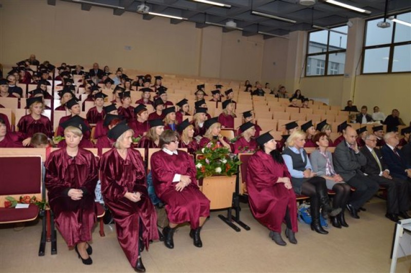 Dyplomowane pielęgniarki z WSHE