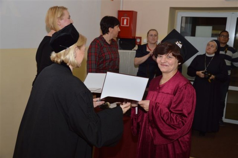 Dyplomowane pielęgniarki z WSHE