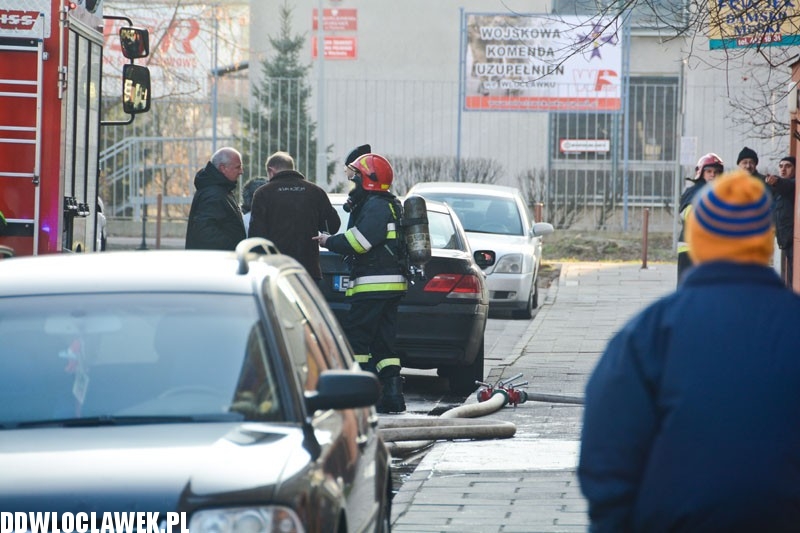 Poranny pożar w bloku na placu Kolanowszczyzna
