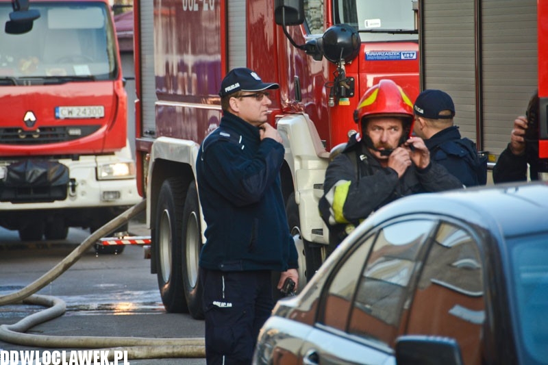 Poranny pożar w bloku na placu Kolanowszczyzna