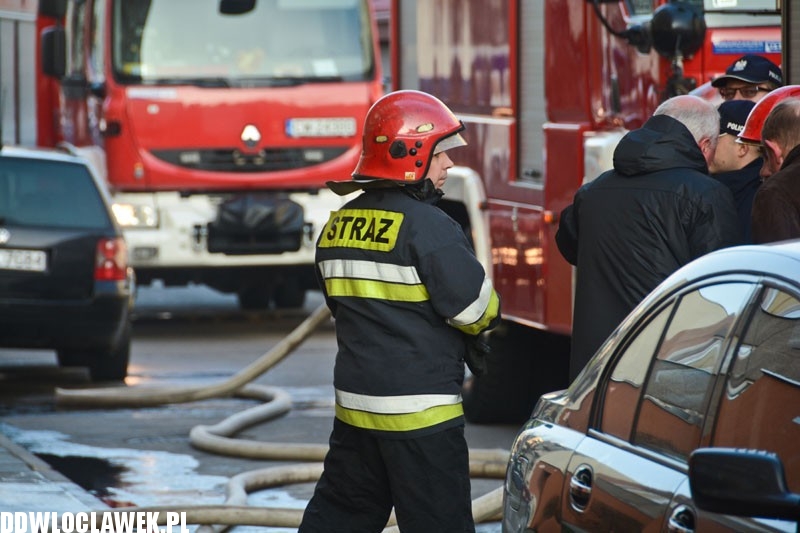 Poranny pożar w bloku na placu Kolanowszczyzna