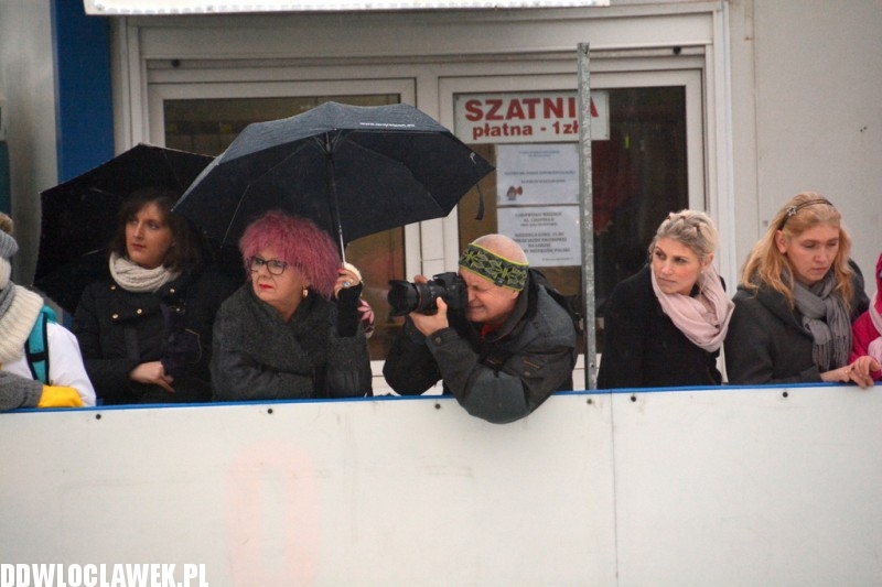 Pokaz jazdy na łyżwach we Włocławku