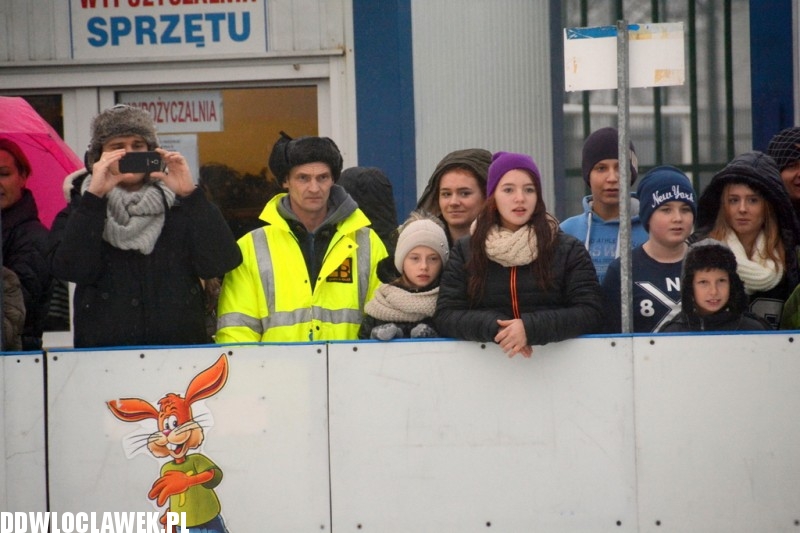 Pokaz jazdy na łyżwach we Włocławku