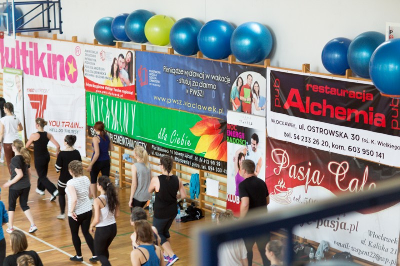Mikołajkowy Maraton Fitness w sali PWSZ