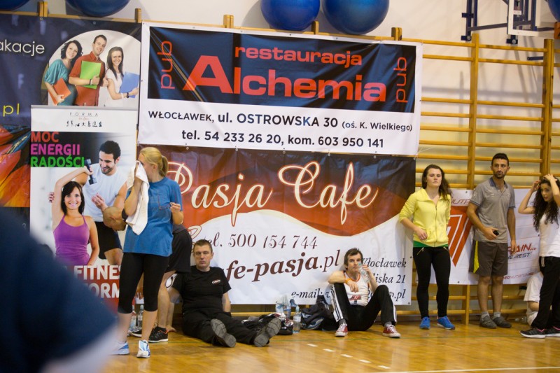 Mikołajkowy Maraton Fitness w sali PWSZ