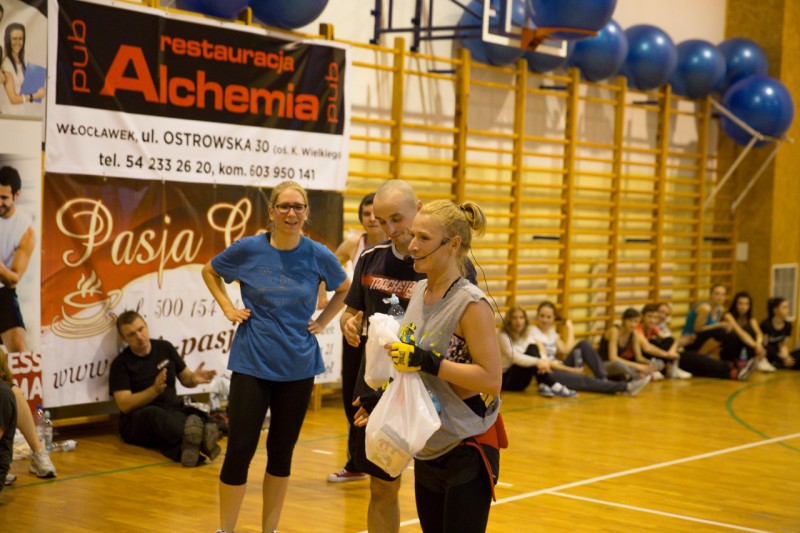 Mikołajkowy Maraton Fitness w sali PWSZ