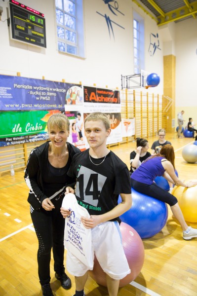 Mikołajkowy Maraton Fitness w sali PWSZ