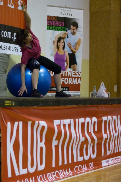 Mikołajkowy Maraton Fitness w sali PWSZ