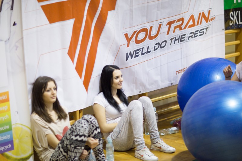 Mikołajkowy Maraton Fitness w sali PWSZ