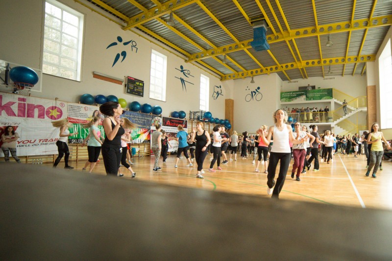 Mikołajkowy Maraton Fitness w sali PWSZ