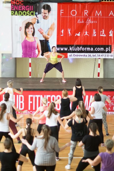 Mikołajkowy Maraton Fitness w sali PWSZ
