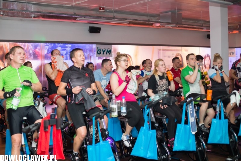 Maraton na rowerach stacjonarnych