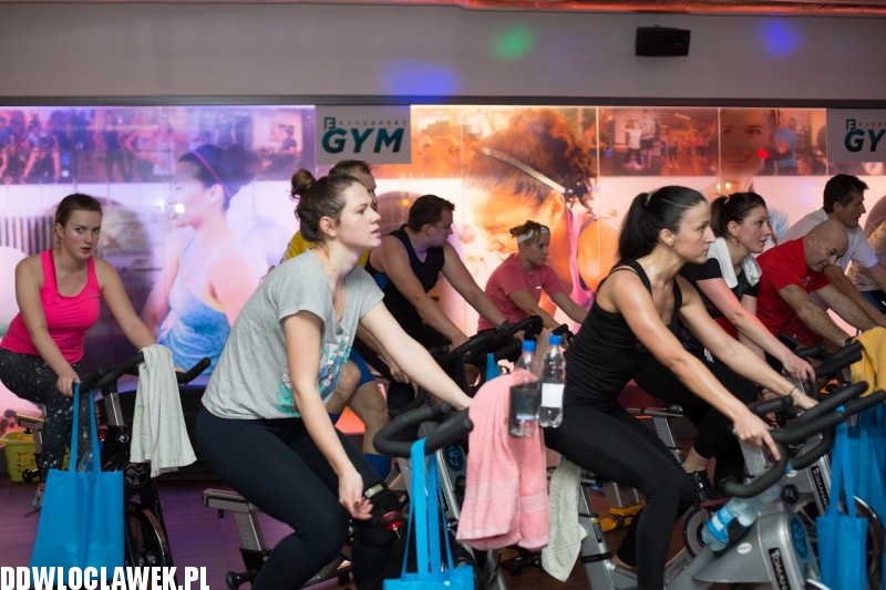 Maraton na rowerach stacjonarnych