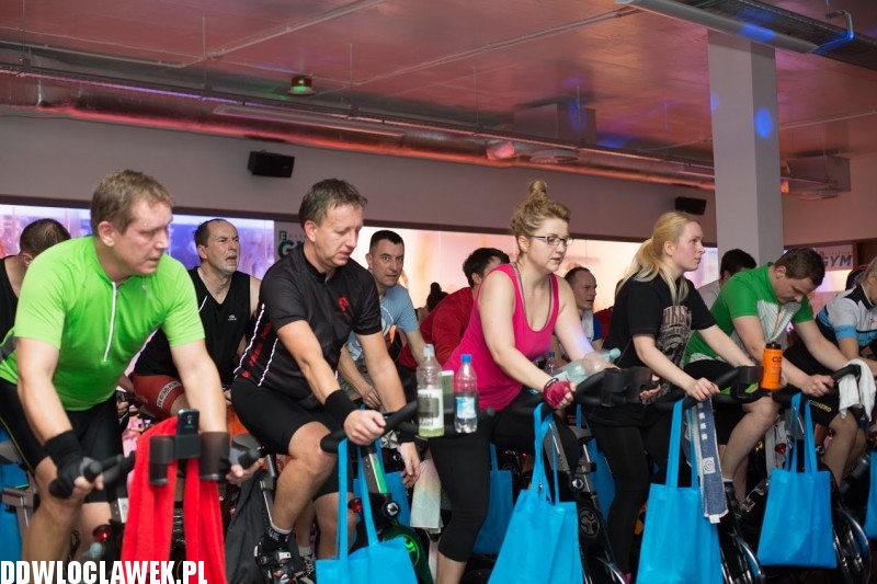 Maraton na rowerach stacjonarnych