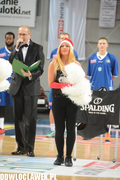 Cheerleaderki Anwilu na meczu z Jeziorem