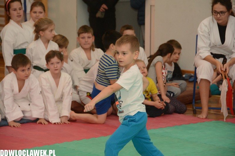 Świąteczny turniej karate w SP20