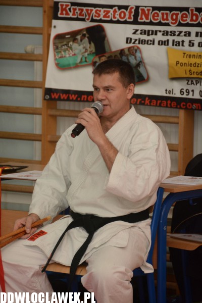 Świąteczny turniej karate w SP20