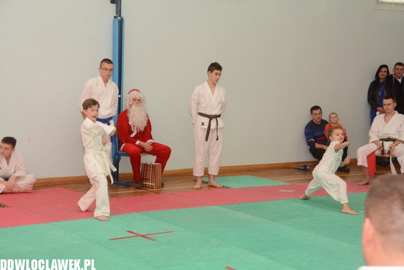 Świąteczny turniej karate w SP20