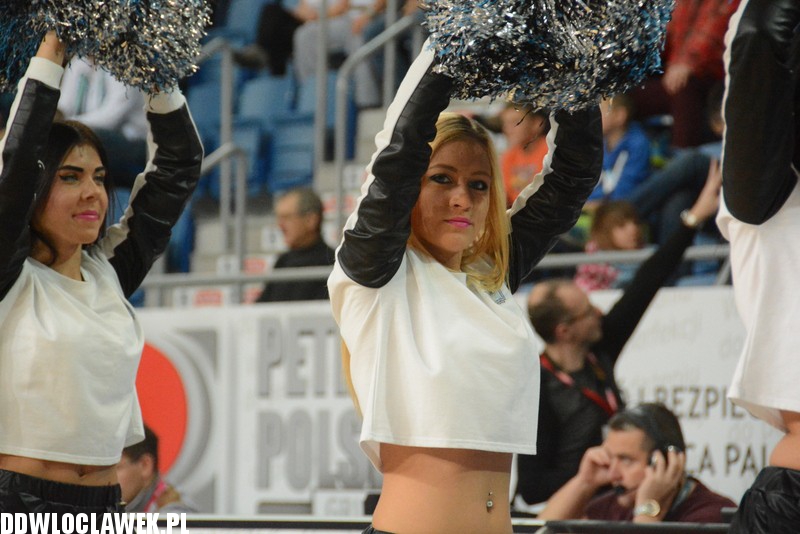 Cheerleaderki Anwilu na meczu z Kutnem