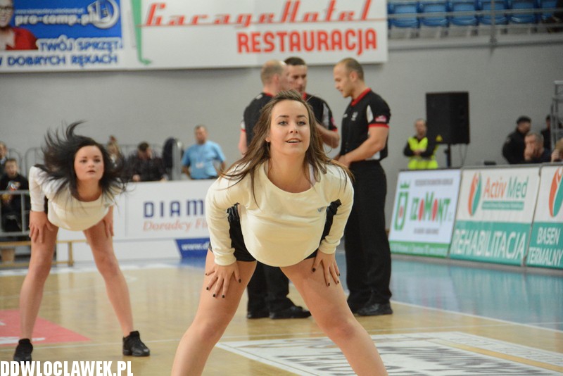 Cheerleaderki Anwilu na meczu z Kutnem